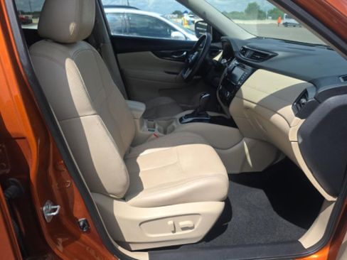 Used 2019 Nissan Rogue SL AWD/4WD image 6