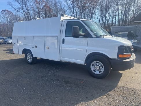 Used 2014 Chevrolet Express 3500 image 6