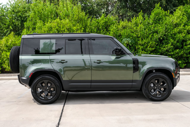 New 2026 Land Rover Defender 110 S AWD/4WD image 9