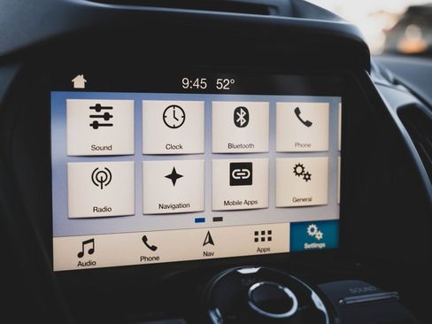 Used 2018 Ford Escape Titanium w/ Ford Safe & Smart Package image 18