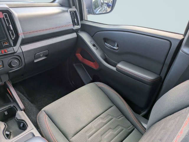 Used 2025 Nissan Frontier PRO-4X w/ Interior Protection Package AWD/4WD image 18