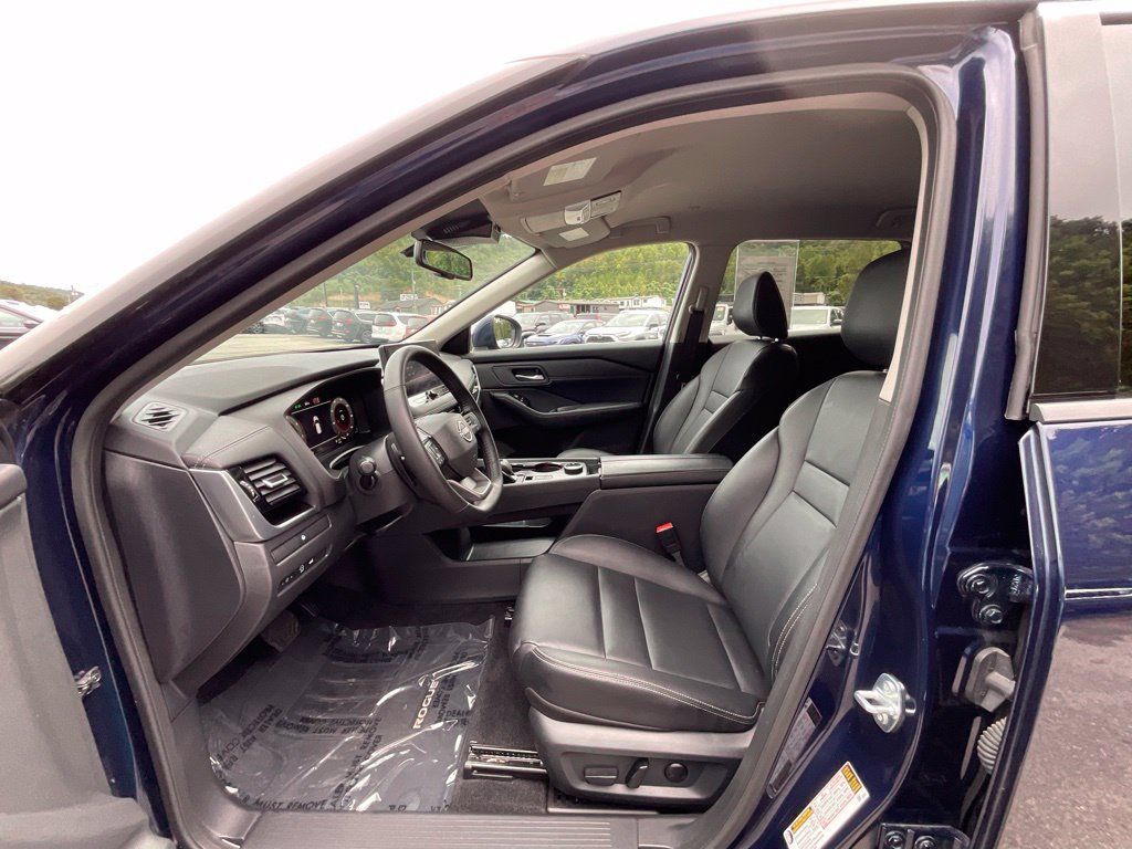 Used 2026 Nissan Rogue SL AWD/4WD image 9