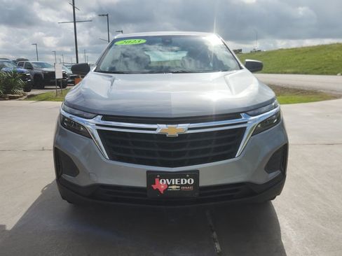 Used 2023 Chevrolet Equinox LS FWD image 3