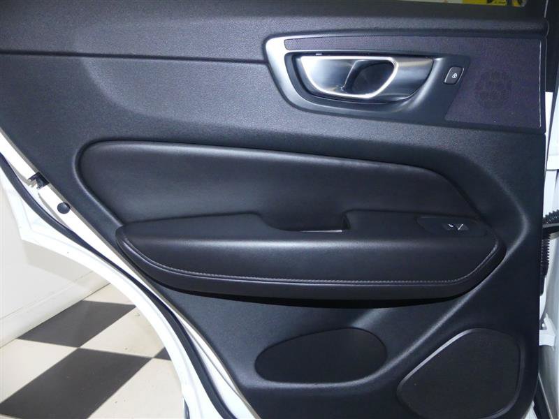 Used 2024 Volvo XC60 B5 Plus w/ Protection Package Premier AWD/4WD image 33
