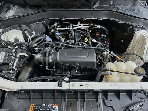 Used 2024 Ford Explorer XLT w/ Equipment Group 202A image 24