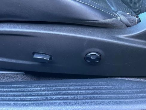 Used 2015 Dodge Challenger SXT Plus image 13