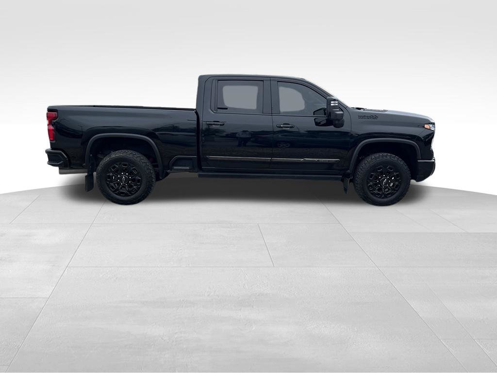 Used 2024 Chevrolet Silverado 3500 High Country w/ Technology Package AWD/4WD image 8