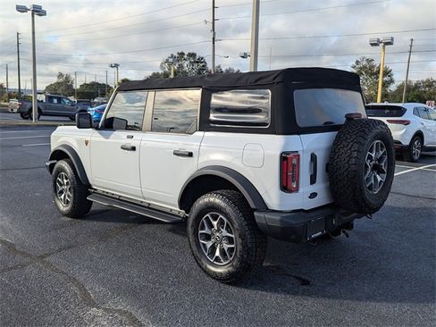 Used 2022 Ford Bronco Badlands image 4