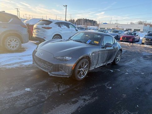 Used 2018 MAZDA MX-5 Miata RF Grand Touring image 3