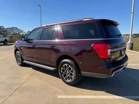 Used 2024 Ford Expedition Max XLT image 3