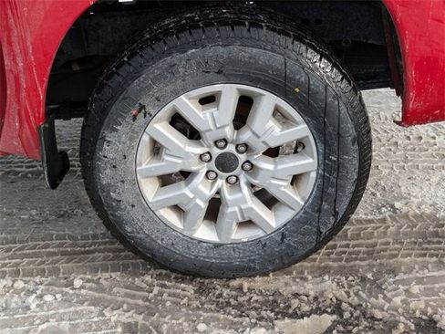 Used 2023 Nissan Frontier SV image 21