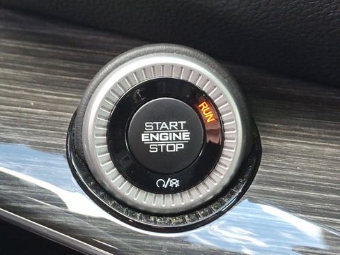 Used 2022 Jeep Wagoneer Series III w/ Flexible Seating Group image 24