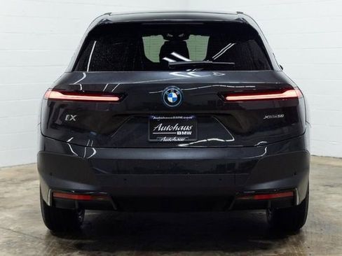Used 2025 BMW iX xDrive50 w/ Premium Package image 9