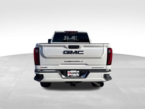 Used 2025 GMC Sierra 3500 Denali Ultimate image 8