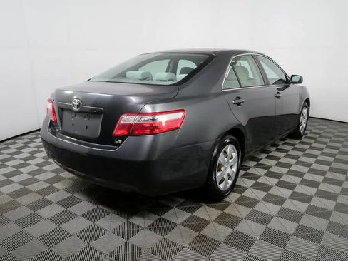 Used 2007 Toyota Camry LE FWD image 3