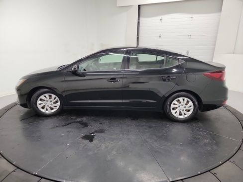 Used 2019 Hyundai Elantra SE image 4