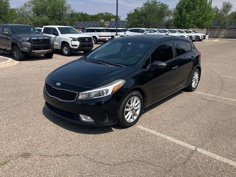 Used 2017 Kia Forte LX w/ LX Popular Plus Package FWD image 3