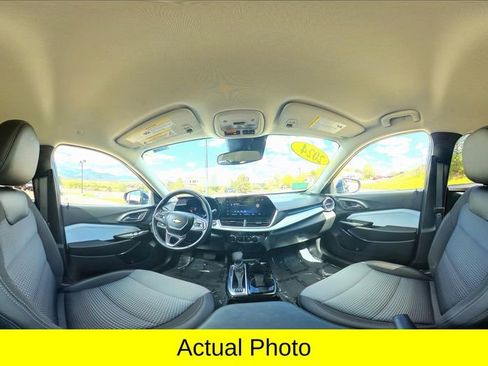 Used 2024 Chevrolet Trax LT w/ Driver Confidence Package image 37