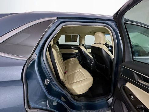 Used 2019 Ford Edge SEL w/ Equipment Group 201A image 25