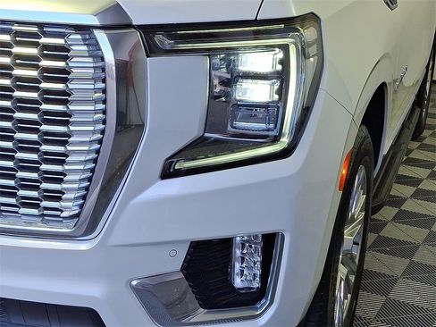 Used 2023 GMC Yukon Denali image 11