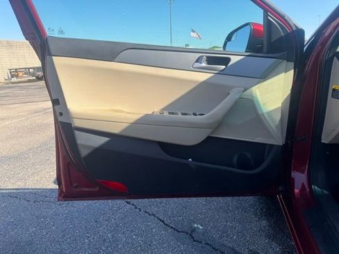 Used 2015 Hyundai Sonata SE image 9