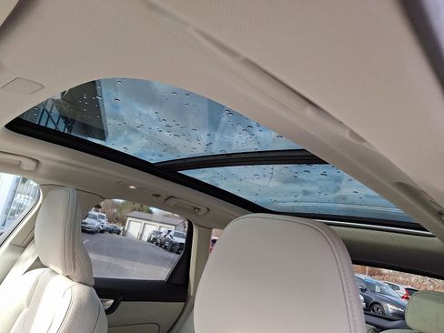 Certified 2024 Volvo XC60 B5 Core w/ Climate Package image 14