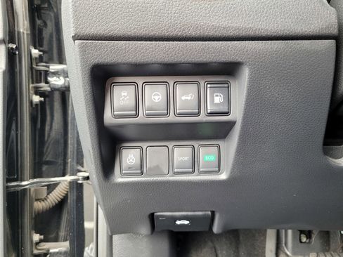 Used 2020 Nissan Rogue SV w/ Premium Package FWD image 24