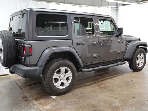 Used 2022 Jeep Wrangler Unlimited Sport AWD/4WD image 3