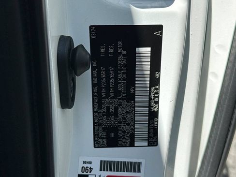 Used 2024 Toyota Sienna LE FWD image 30