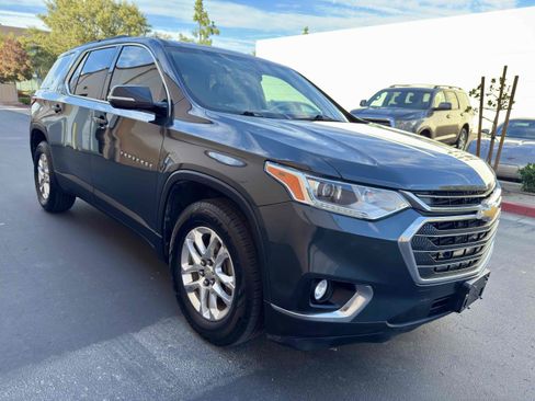Used 2019 Chevrolet Traverse LT w/ LPO, Floor Liner Package FWD image 11