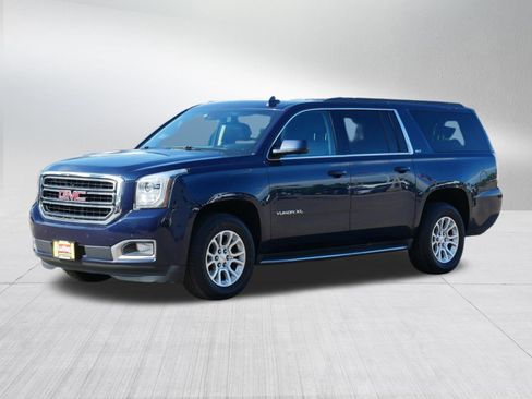Used 2019 GMC Yukon XL SLT w/ Open Road Package AWD/4WD image 3