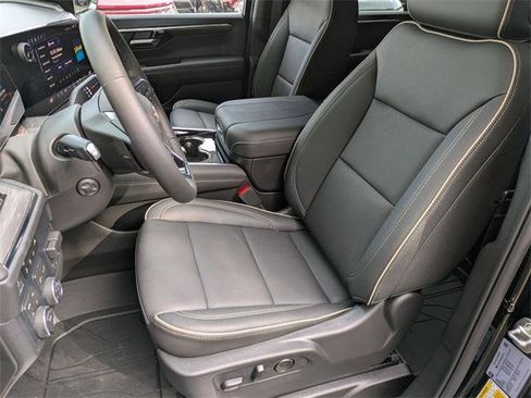 New 2026 Chevrolet Suburban Premier image 11