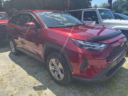 Used 2022 Toyota RAV4 XLE w/ Convenience Package AWD/4WD image 4