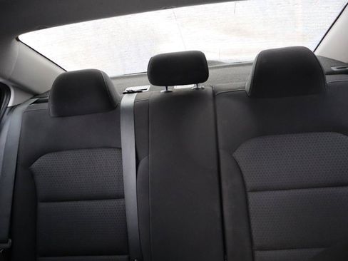 Used 2018 Hyundai Elantra Value Edition FWD image 19