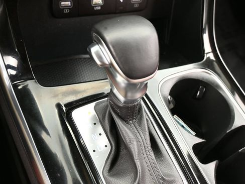 Used 2022 Kia Carnival SX FWD image 28