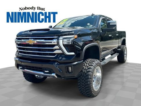Used 2024 Chevrolet Silverado 2500 High Country w/ Technology Package AWD/4WD image 1
