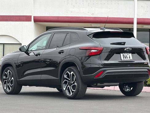 New 2026 Chevrolet Trax RS w/ Driver Confidence Package FWD image 6
