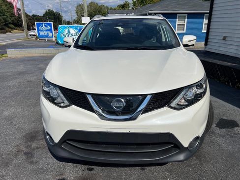 Used 2017 Nissan Rogue Sport SL w/ SL Premium Package image 2