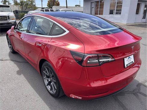 Used 2018 Tesla Model 3 Long Range RWD image 3