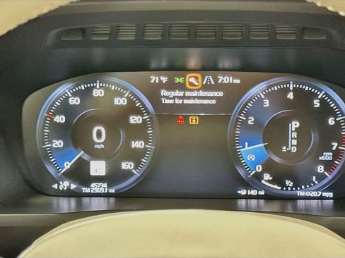 Used 2022 Volvo XC90 T6 Momentum w/ Advanced Package AWD/4WD image 13