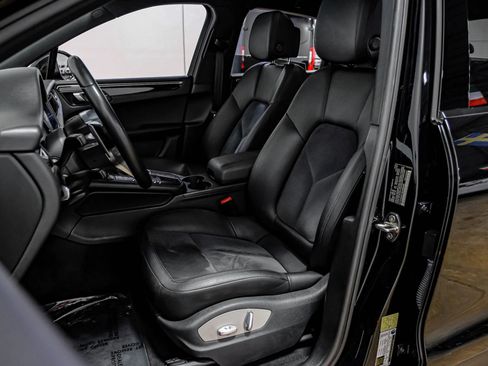 Used 2021 Porsche Macan image 28