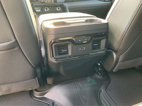 Used 2025 GMC Sierra 2500 AT4 image 23