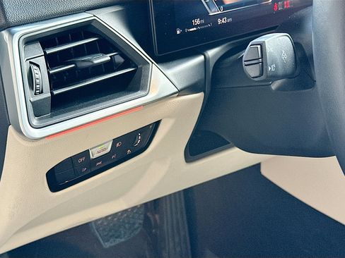 Certified 2023 BMW 330i Sedan image 10