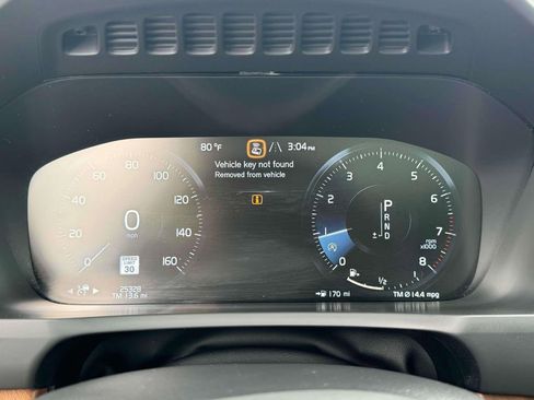 Used 2022 Volvo XC90 T6 Momentum w/ Climate Package image 22