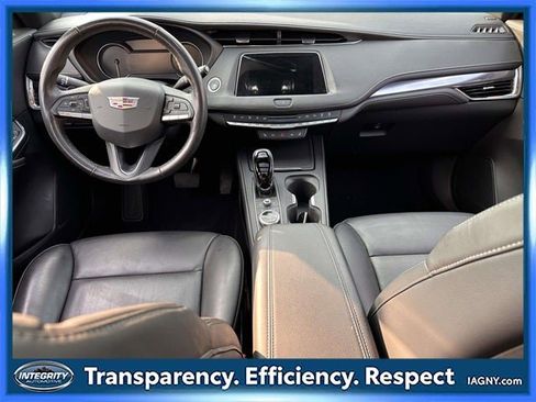 Used 2023 Cadillac XT4 Luxury w/ Cold Weather Package image 15