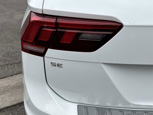 Used 2022 Volkswagen Tiguan SE image 7