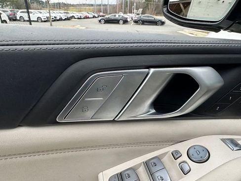 Used 2021 BMW X7 M50i w/ Executive Package image 15