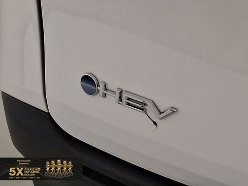 Used 2025 Toyota Sienna LE FWD image 36