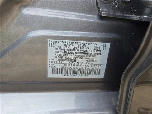 Used 2025 Nissan Sentra SV w/ All-Weather Package FWD image 22
