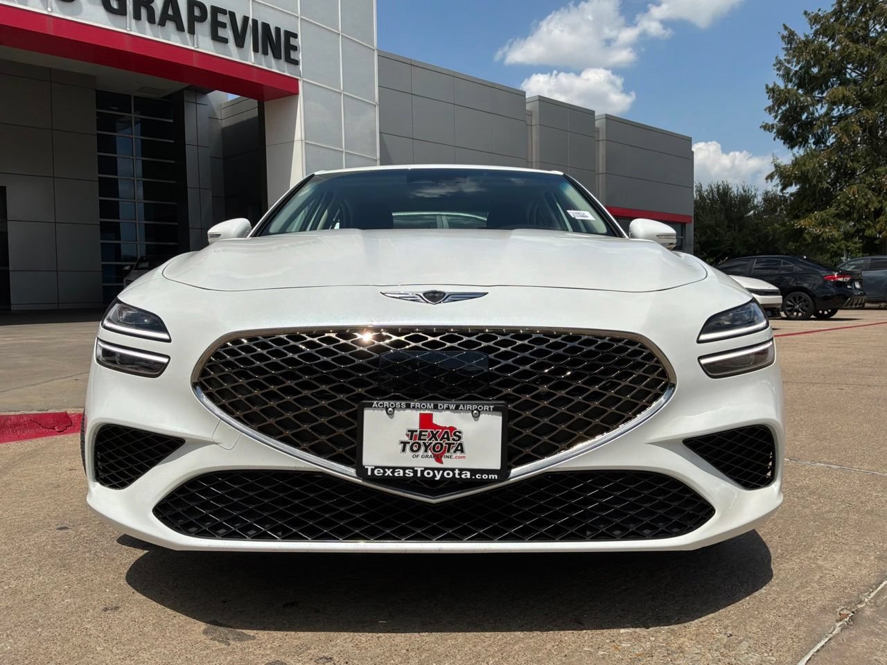 Used 2026 Genesis G70 2.5T RWD image 3